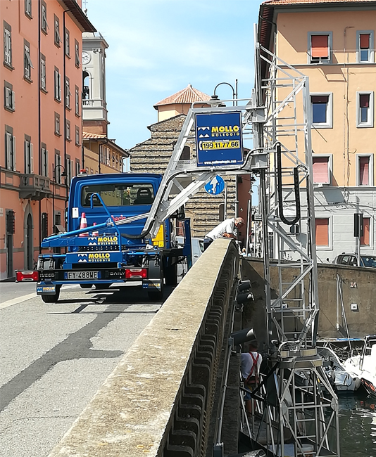 Mollo Noleggio piattaforma sottoponte by bridge con operatore a Livorno